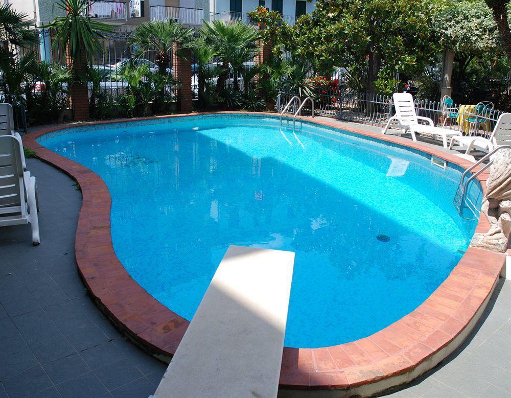 Hotel Splendid Mare Laigueglia Exterior photo